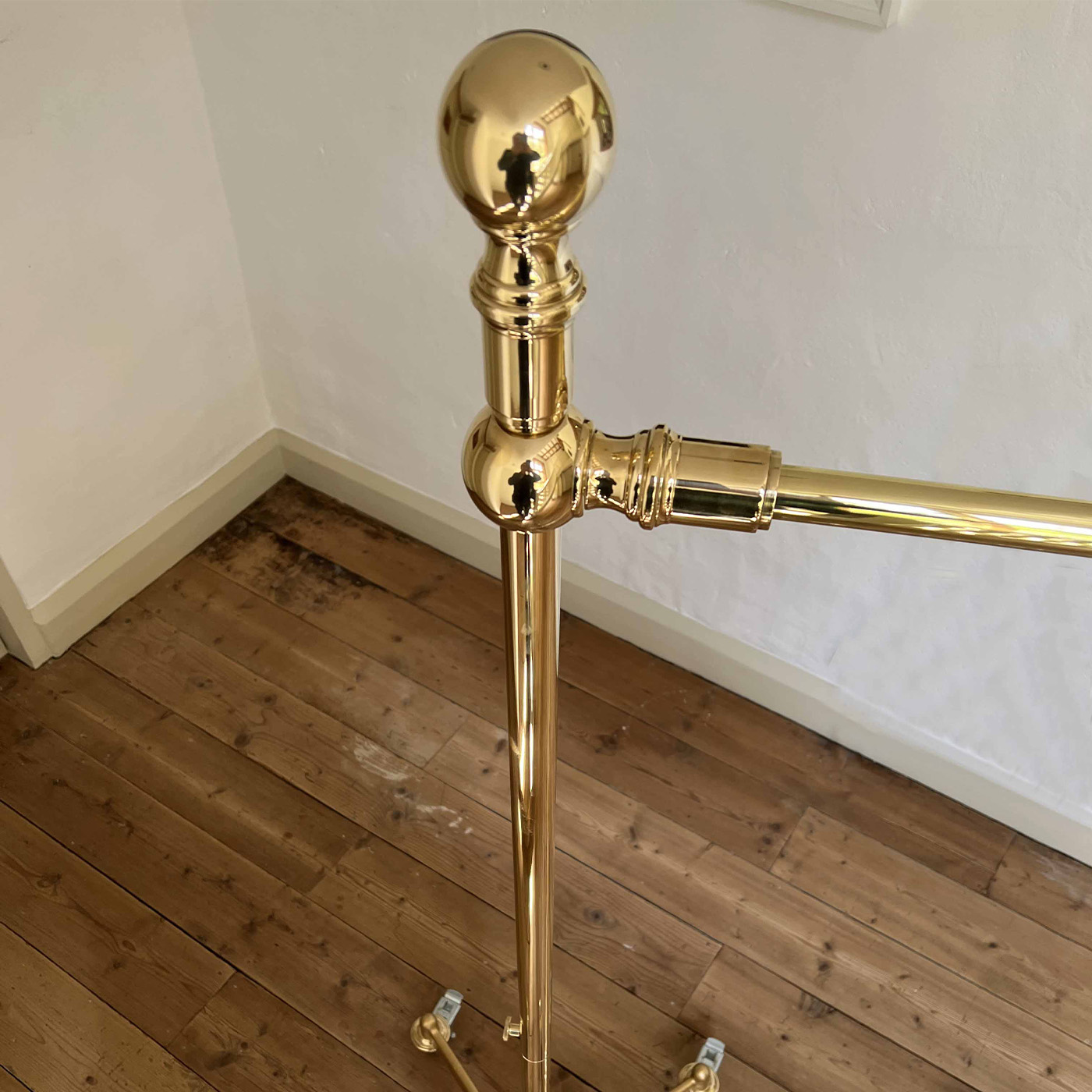 Polished Brass Adjustable Clothes Rail
